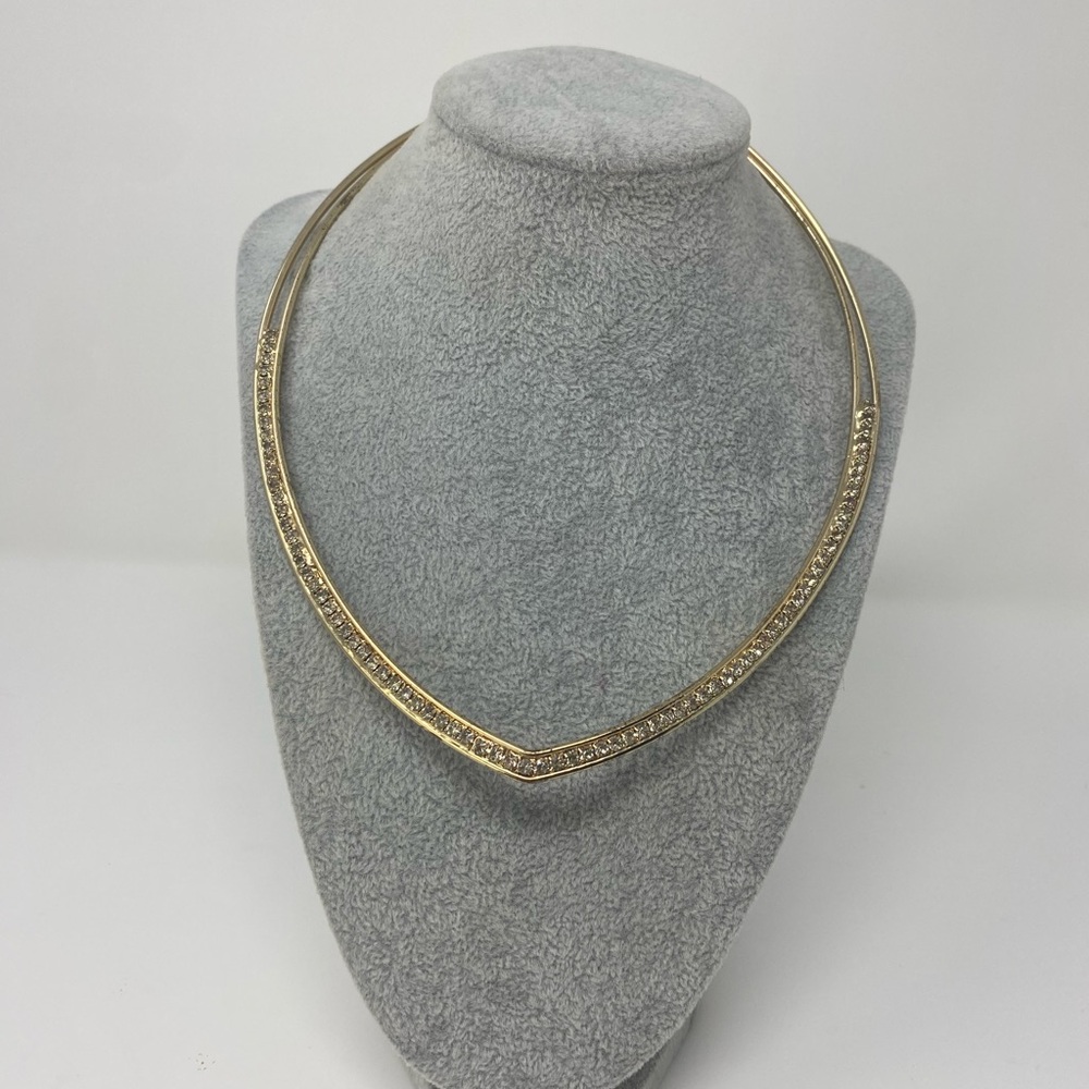 Elegant Gold Collar Necklace